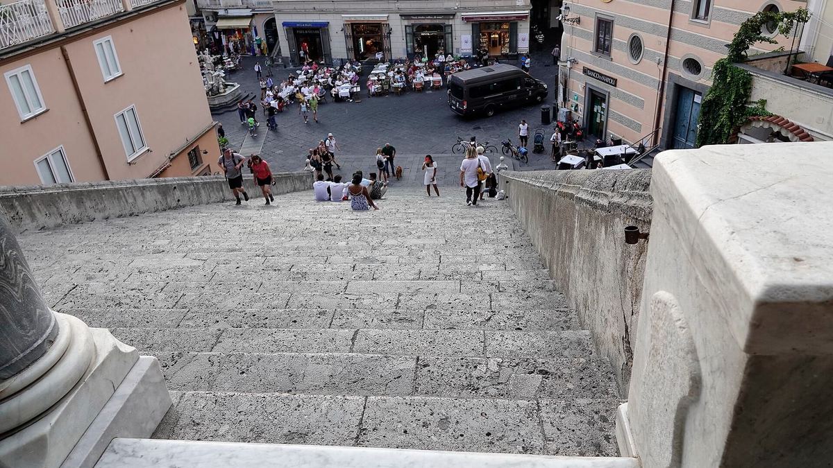 La scalinata del Duomo di Amalfi: una sosta di un'ora, non una visita guidata