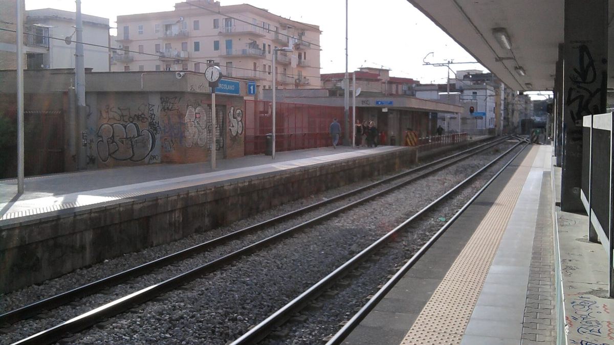 Ercolano Scavi : la navette pour le cratère part de l'esplanade devant la sortie