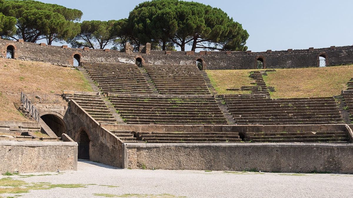 El Anfiteatro: el único punto de las excavaciones donde uno se sienta a la sombra