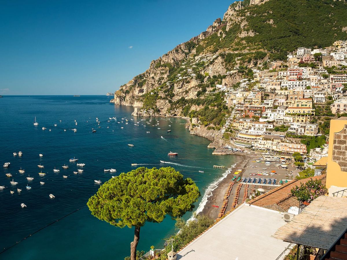 Las casas de Positano bajando hacia la Spiaggia Grande