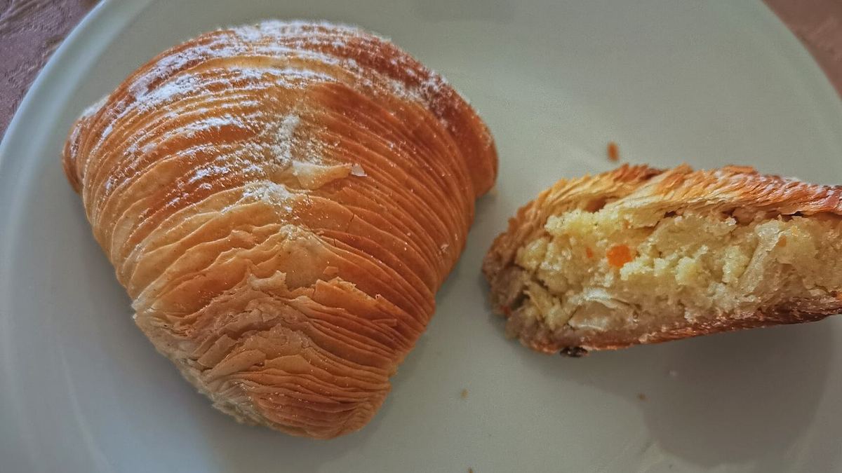 Sfogliatella riccia: la tappa dolce che chiude quasi tutti i percorsi del centro storico